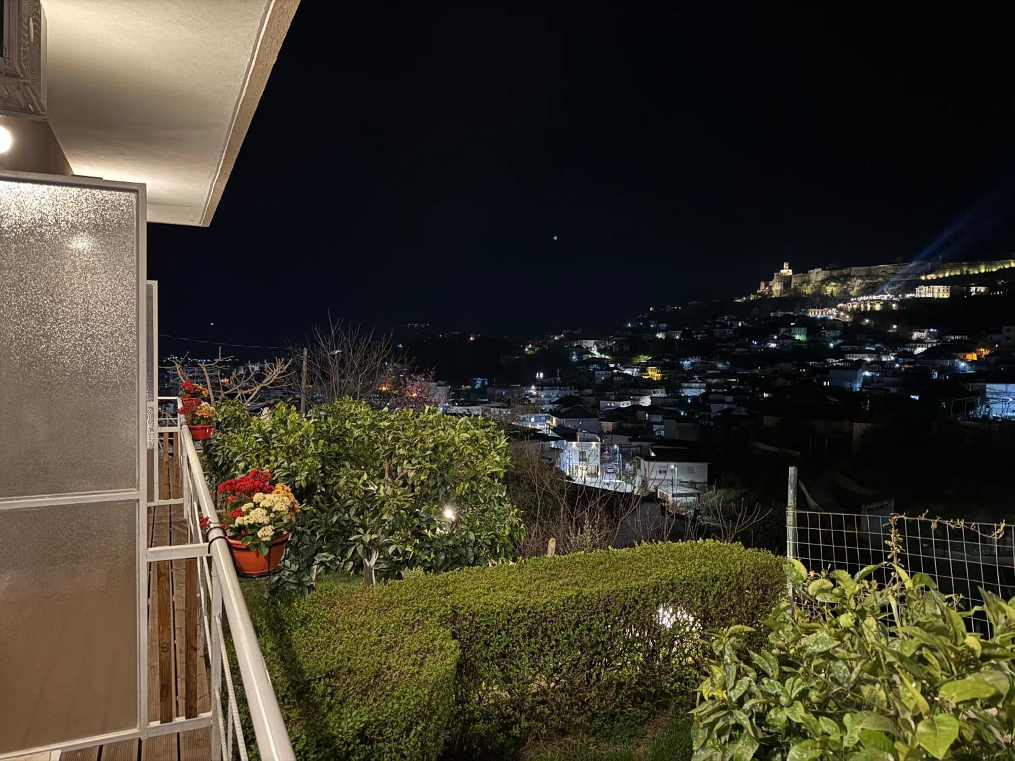 Ilvi Guesthouse Gjirokastër Exterior foto