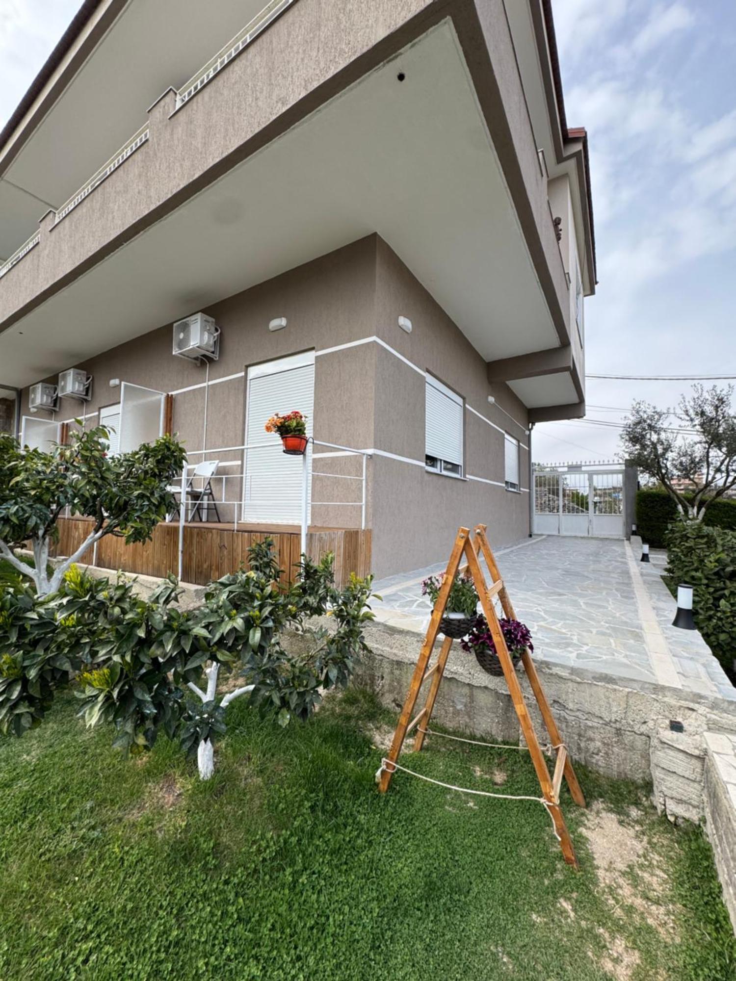 Ilvi Guesthouse Gjirokastër Exterior foto